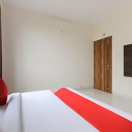 โอโย 46617 ลา ฟลอรา Hotel อินดอร์ ภายนอก รูปภาพ