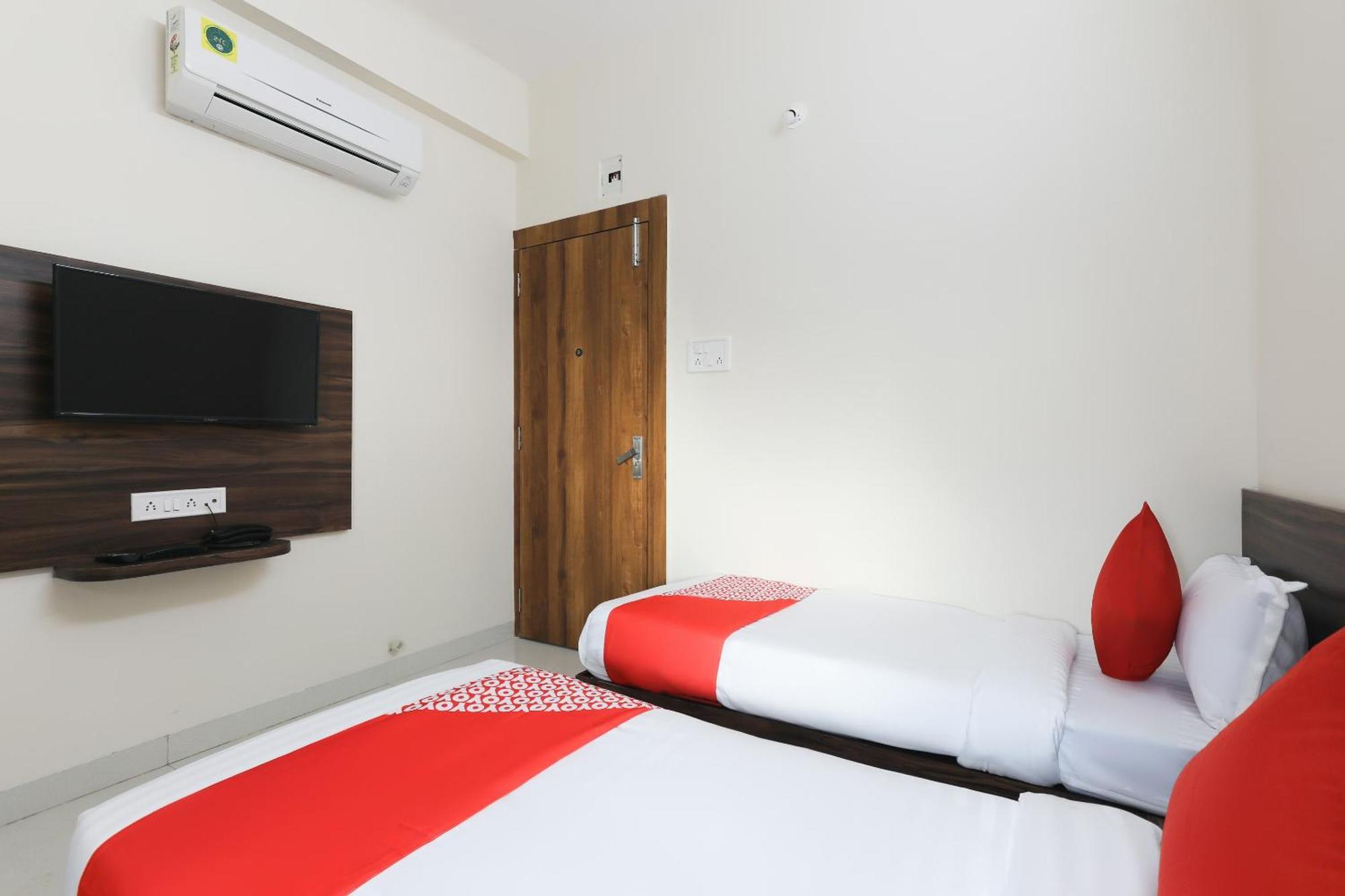 โอโย 46617 ลา ฟลอรา Hotel อินดอร์ ภายนอก รูปภาพ